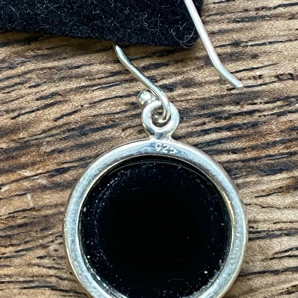 Sterling silver black circle earrings - Picture 10 of 10